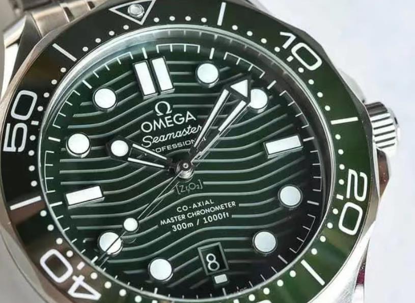 又一款經典賣爆的歐米茄防水腕表，OMEGA歐米茄的Seamaster Diver 300M海馬潛水